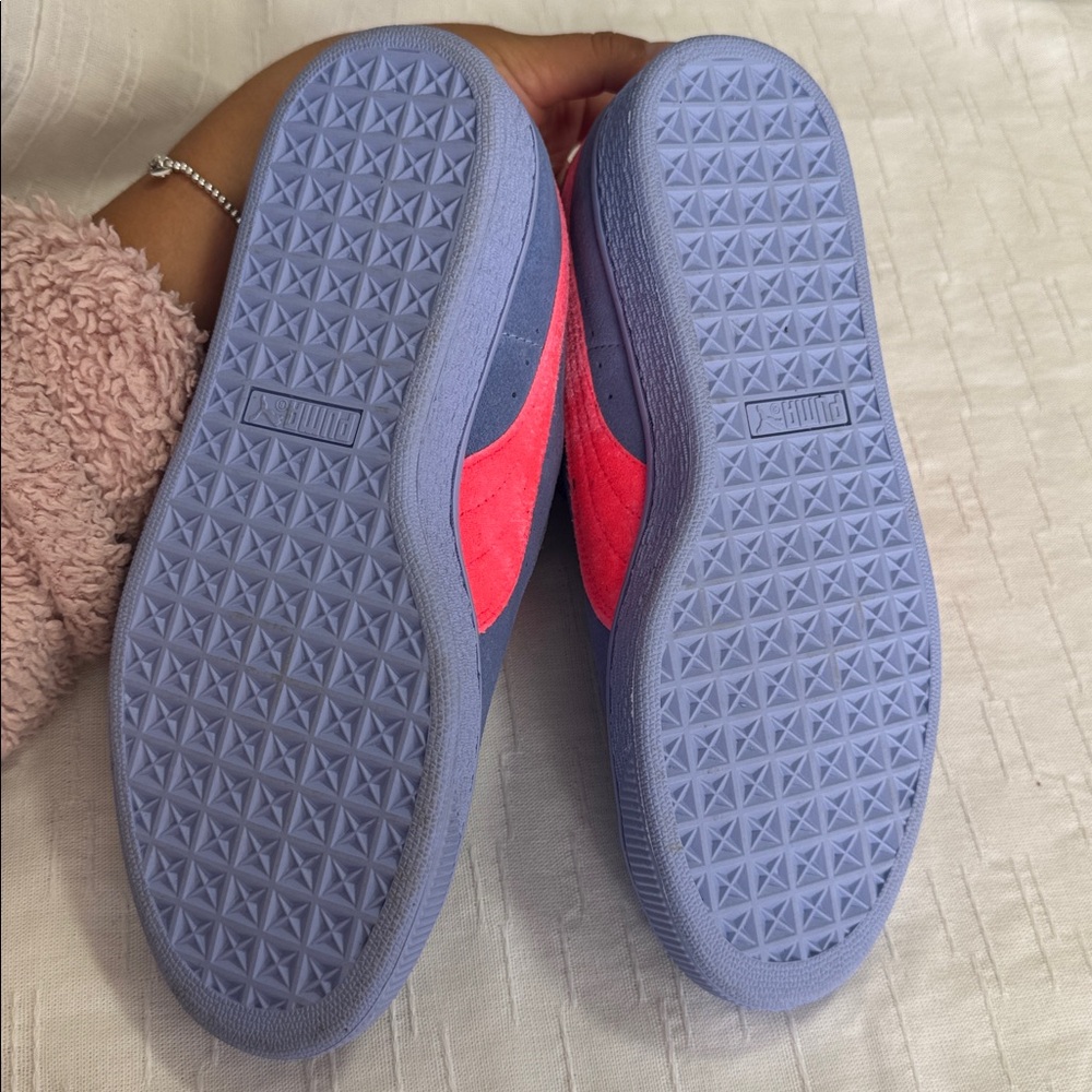 Puma Heart Accent Sneakers in Blue and Pink - Picture 6 of 7